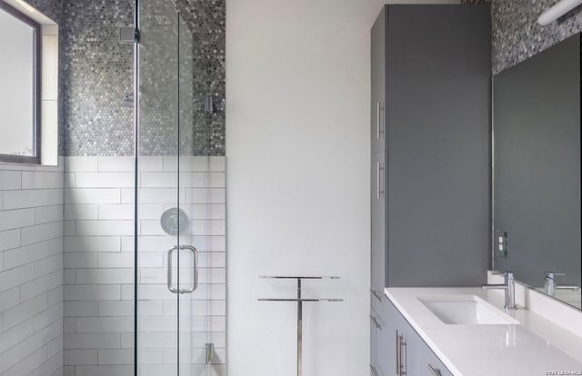 1519 S Presa, San Antonio, TX 78210