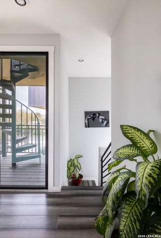 1519 S Presa, San Antonio, TX 78210