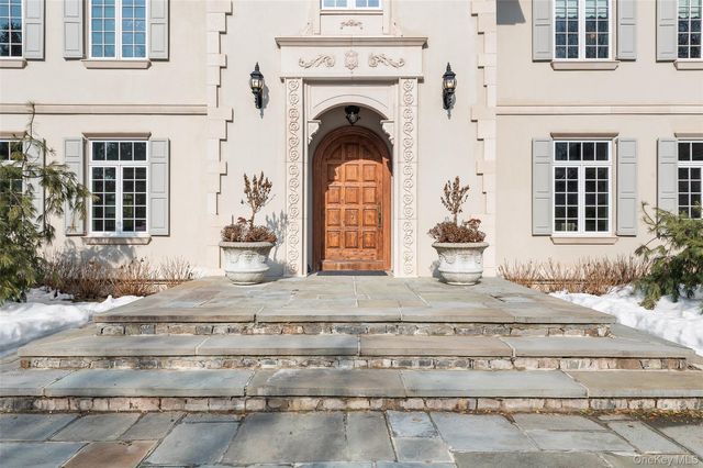 4 Cowdray Park Drive, Armonk, NY 10504