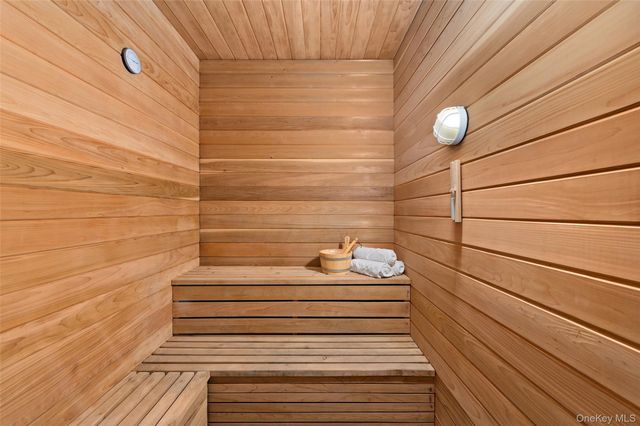 4 Cowdray Park Drive, Armonk, NY 10504