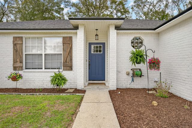 4331 Crosswinds Drive, Milton, FL 32583