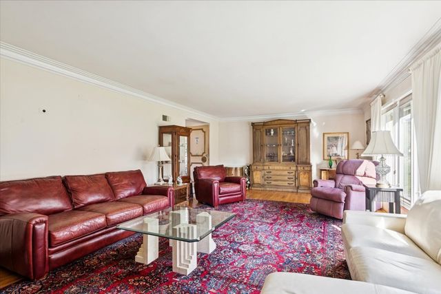 1344 Monroe Avenue, River Forest, IL 60305