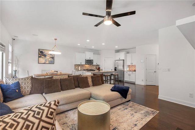 5481 Cascade SW Ridge, Atlanta, GA 30336