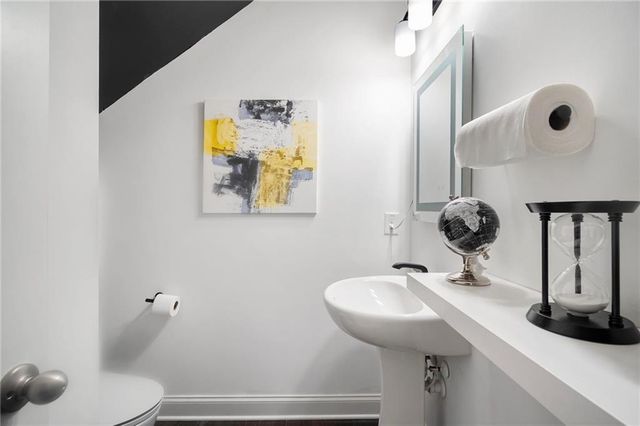 5481 Cascade SW Ridge, Atlanta, GA 30336