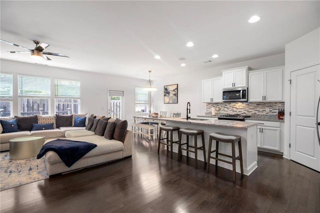 5481 Cascade SW Ridge, Atlanta, GA 30336