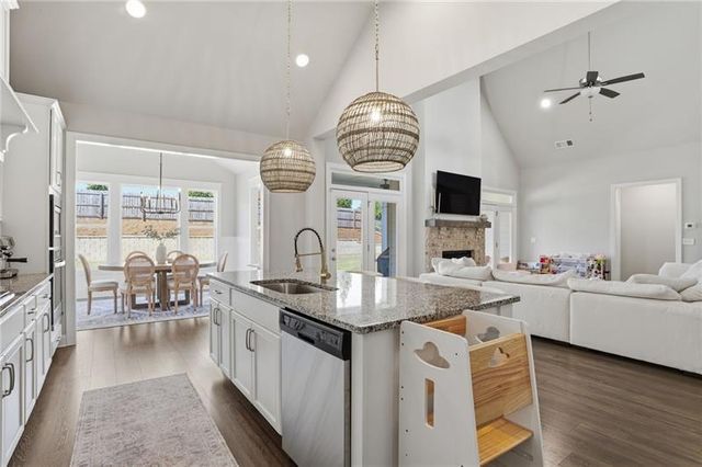 77 Wallace Drive, Winder, GA 30680