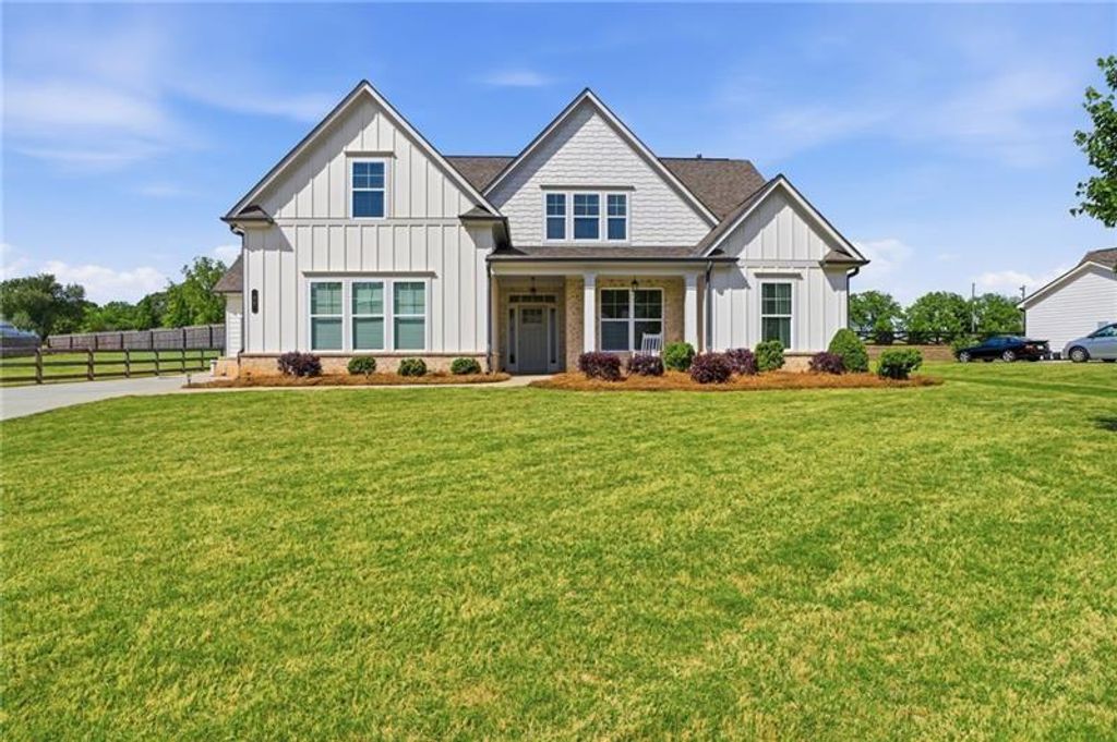 77 Wallace Drive, Winder, GA 30680