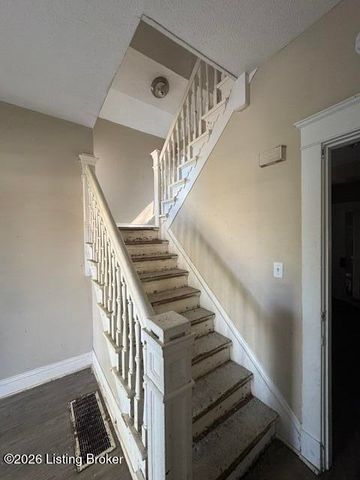 633 S 41st St, Louisville, KY 40211