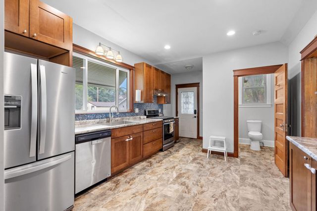 1225 6th Street E, Saint Paul, MN 55106
