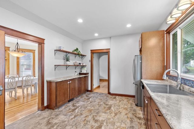 1225 6th Street E, Saint Paul, MN 55106