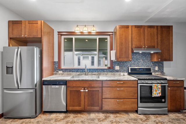 1225 6th Street E, Saint Paul, MN 55106