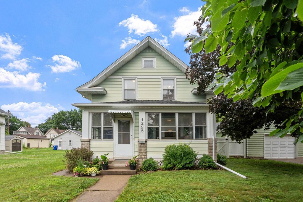 1225 6th Street E, Saint Paul, MN 55106