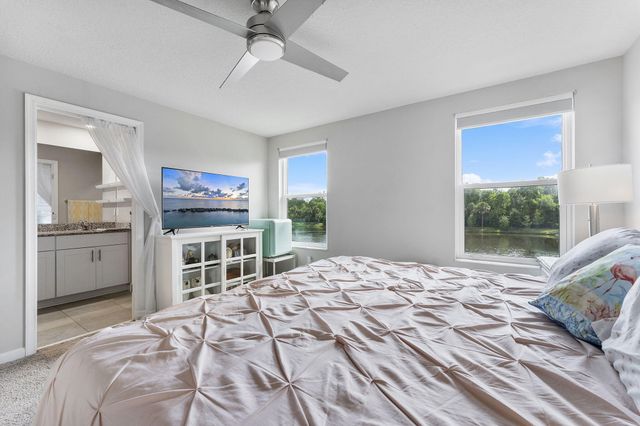 3947 SE Mentmore Lane, Stuart, FL 34997