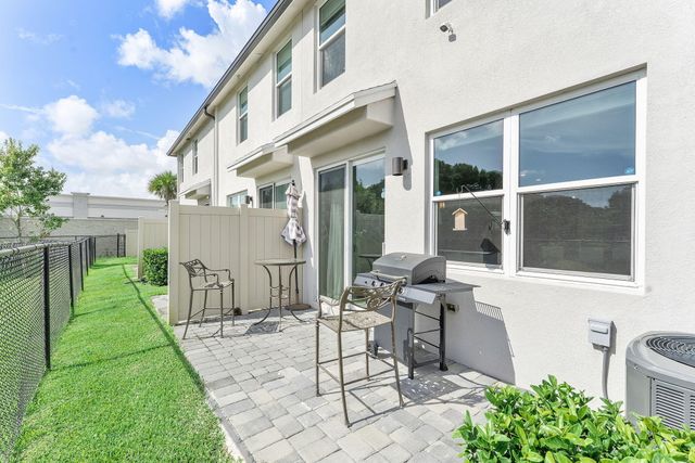 3947 SE Mentmore Lane, Stuart, FL 34997