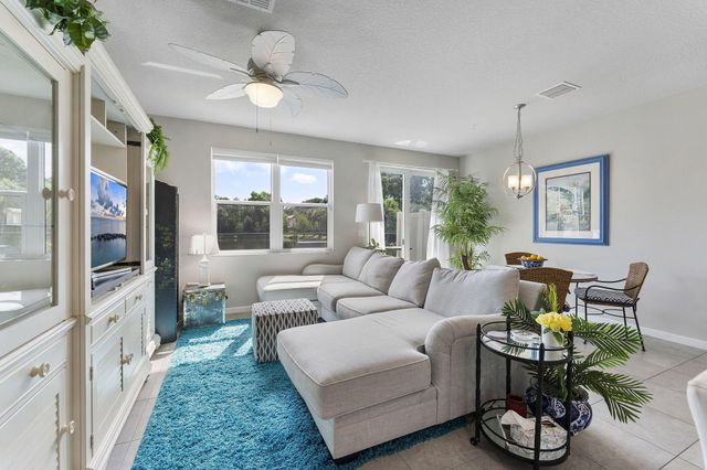 3947 SE Mentmore Lane, Stuart, FL 34997