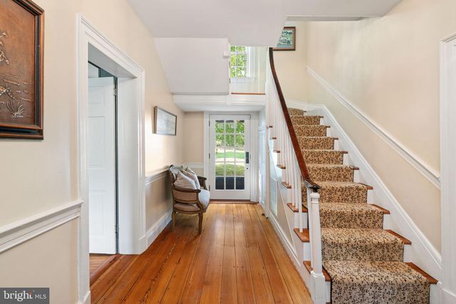 19937 EVERGREEN MILLS RD, Leesburg, VA 20175