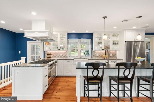 19937 EVERGREEN MILLS RD, Leesburg, VA 20175