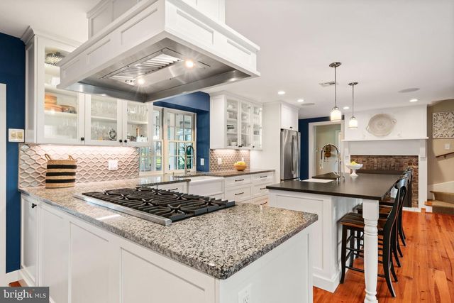 19937 EVERGREEN MILLS RD, Leesburg, VA 20175