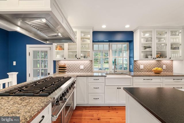 19937 EVERGREEN MILLS RD, Leesburg, VA 20175