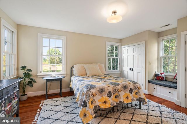 19937 EVERGREEN MILLS RD, Leesburg, VA 20175