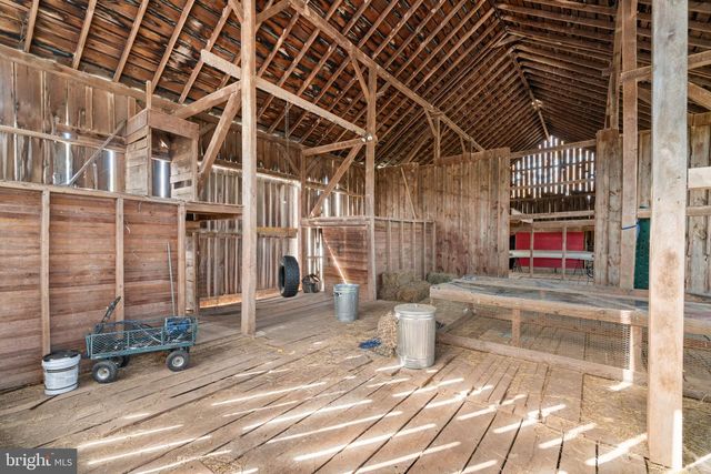 19937 EVERGREEN MILLS RD, Leesburg, VA 20175