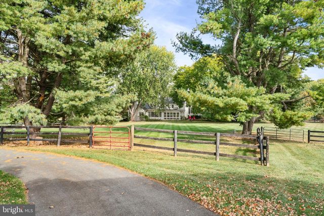 19937 EVERGREEN MILLS RD, Leesburg, VA 20175