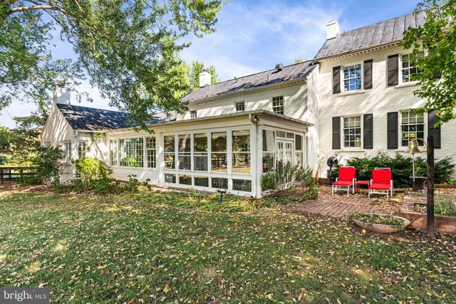 19937 EVERGREEN MILLS RD, Leesburg, VA 20175