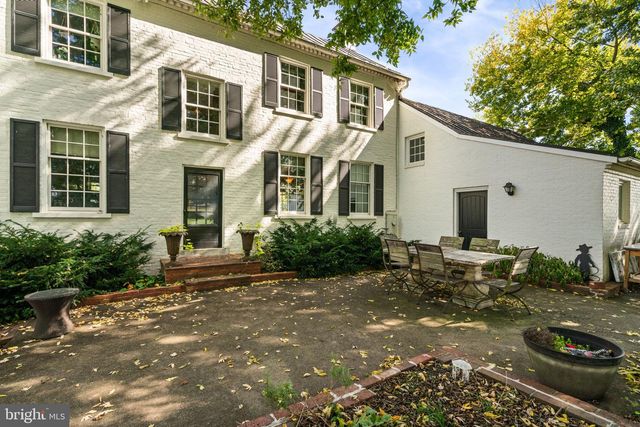 19937 EVERGREEN MILLS RD, Leesburg, VA 20175