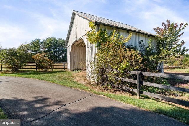 19937 EVERGREEN MILLS RD, Leesburg, VA 20175