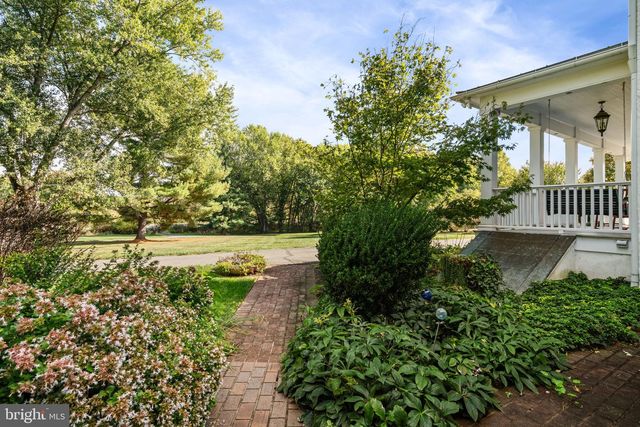 19937 EVERGREEN MILLS RD, Leesburg, VA 20175