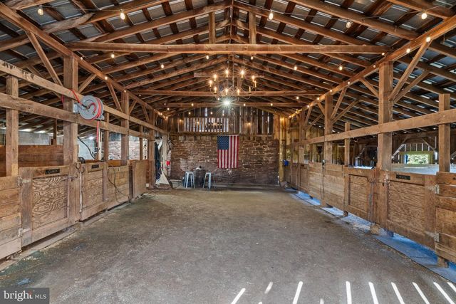 19937 EVERGREEN MILLS RD, Leesburg, VA 20175