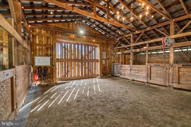 19937 EVERGREEN MILLS RD, Leesburg, VA 20175