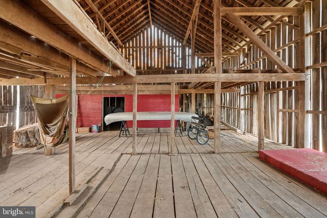 19937 EVERGREEN MILLS RD, Leesburg, VA 20175