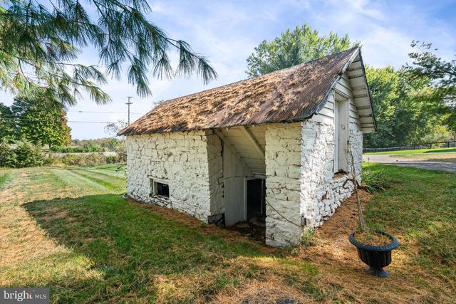 19937 EVERGREEN MILLS RD, Leesburg, VA 20175