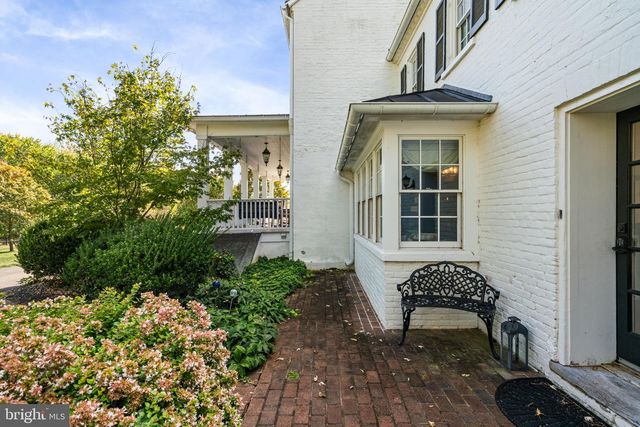 19937 EVERGREEN MILLS RD, Leesburg, VA 20175