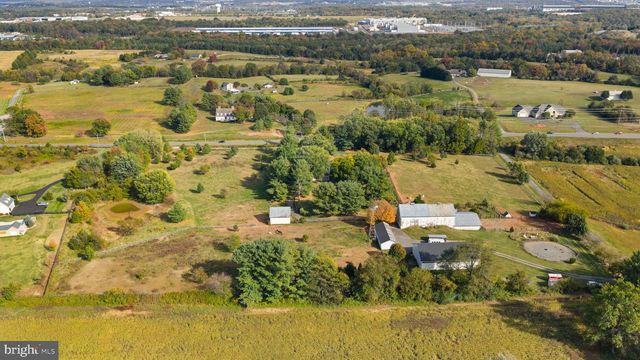 19937 EVERGREEN MILLS RD, Leesburg, VA 20175