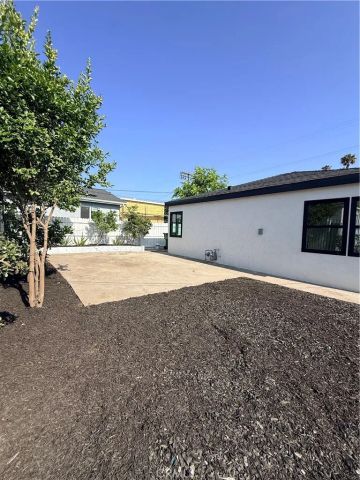 10510 Towne, Los Angeles, CA 90003