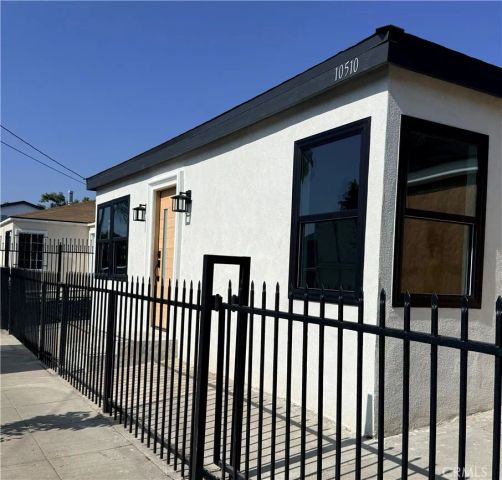 10510 Towne, Los Angeles, CA 90003