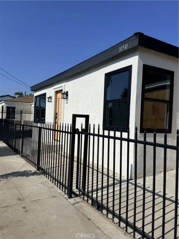 10510 Towne, Los Angeles, CA 90003