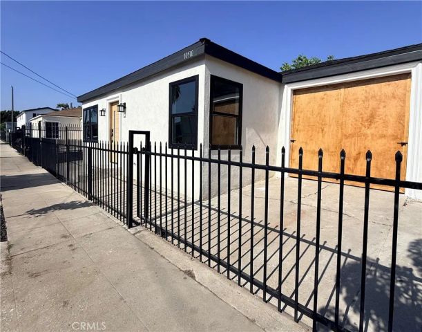 10510 Towne, Los Angeles, CA 90003