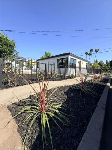 10510 Towne, Los Angeles, CA 90003