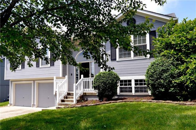 1409 NW NICHOLAS Drive, Grain Valley, MO 64029
