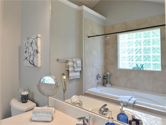 1409 NW NICHOLAS Drive, Grain Valley, MO 64029