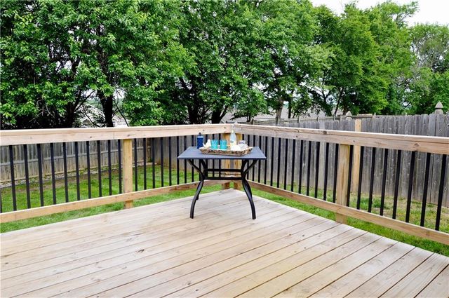 1409 NW NICHOLAS Drive, Grain Valley, MO 64029