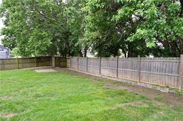 1409 NW NICHOLAS Drive, Grain Valley, MO 64029