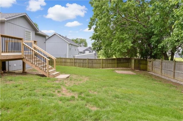 1409 NW NICHOLAS Drive, Grain Valley, MO 64029