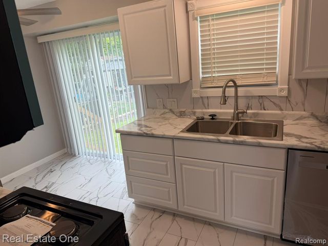 1827 Ford Boulevard, Lincoln Park, MI 48146