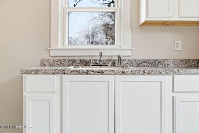 1119 W Ashland Ave, Louisville, KY 40215