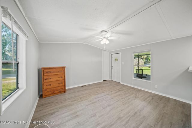 1940 County Road 428, Lake Panasoffkee, FL 33538