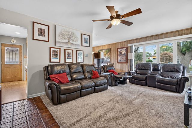 9915 S KENTON Avenue, Oak Lawn, IL 60453